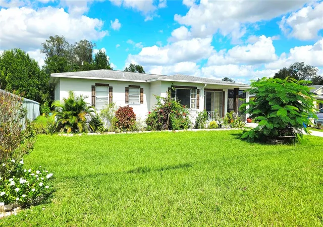 Photo 3 of Single family home for sale at 213 W Crawford St, Lakeland, FL 33805 | MLS# TB8557311 | Listing updated on 2026-10-16