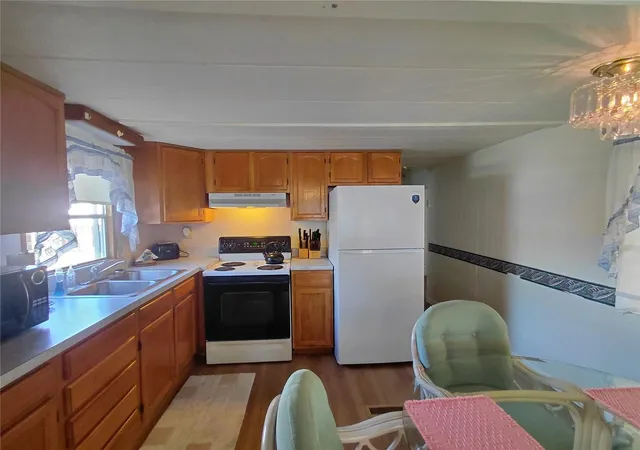 Photo 2 of Manufactured home for sale at 10399 67th Avenue #135, Seminole, FL 33772 | MLS# TB8557312 | Listing updated on 2026-10-30