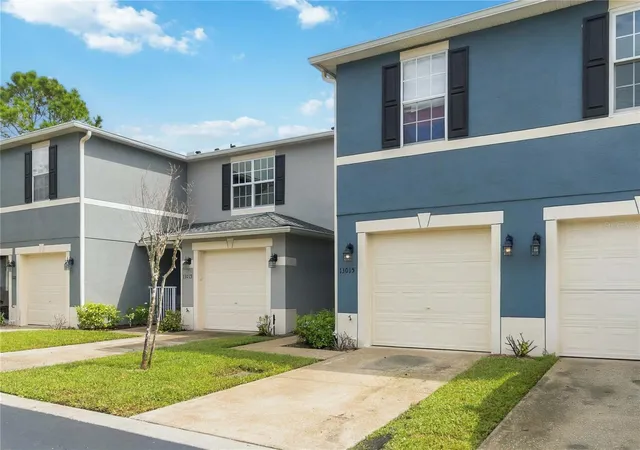 Photo 2 of Townhouse for sale at 13015 Lexington Summit St, Orlando, FL 32828 | MLS# O6449266 | Listing updated on 2026-10-15