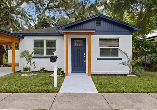 Photo 3 of Single family home for sale at 1217 E 24th Avenue, Tampa, FL 33605 | MLS# TB8557315 | Listing updated on 2026-10-13