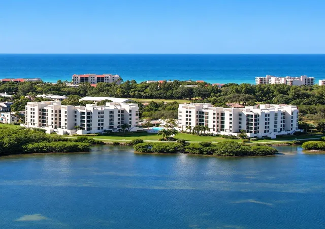 Photo 2 of Condo for sale at 2110 Harbourside Dr #523, Longboat Key, FL 34228 | MLS# A4709314 | Listing updated on 2026-10-25