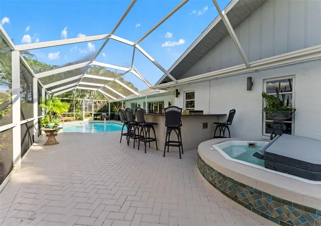 Photo 3 of Single family home for sale at 966 N Doral Ln, Venice, FL 34293 | MLS# N6146168 | Listing updated on 2026-10-20