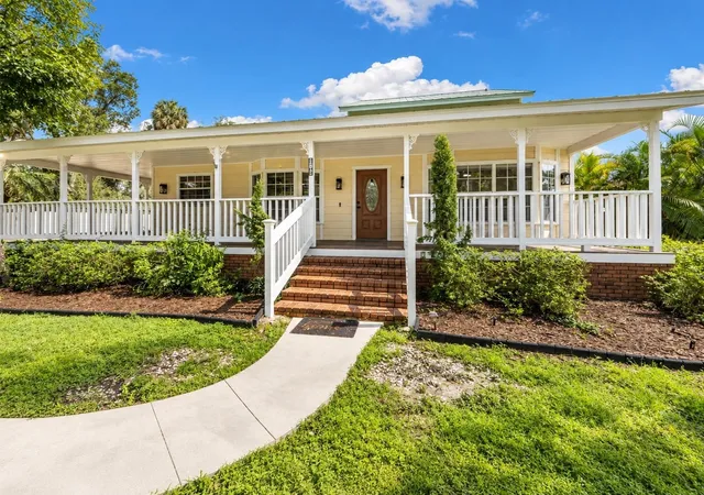 Photo 1 of Single family home for sale at 3705 65th Street E, Bradenton, FL 34208 | MLS# A4709318 | Listing updated on 2026-10-26