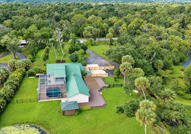 Photo 3 of Single family home for sale at 3705 65th Street E, Bradenton, FL 34208 | MLS# A4709318 | Listing updated on 2026-10-26