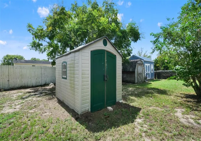 Photo 4 of Manufactured home for sale at 16100 Lacanto St, Brooksville, FL 34604 | MLS# W7890266 | Listing updated on 2026-10-14