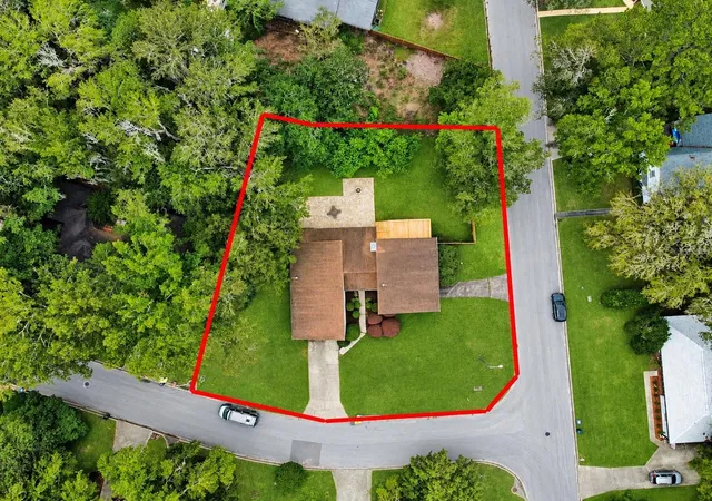 Photo 3 of Single family home for sale at 612 NW 101st Street, Gainesville, FL 32607 | MLS# GC544128 | Listing updated on 2026-10-15