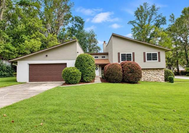 Photo 4 of Single family home for sale at 612 NW 101st Street, Gainesville, FL 32607 | MLS# GC544128 | Listing updated on 2026-10-15