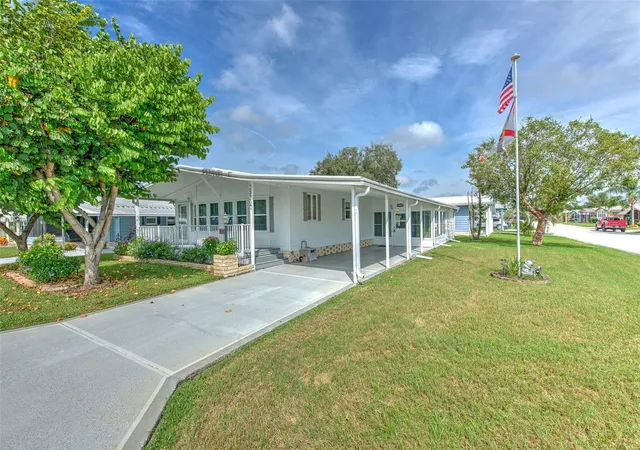 Photo 3 of Manufactured home for sale at 35207 Makenzie St, Zephyrhills, FL 33541 | MLS# TB8557329 | Listing updated on 2026-10-13