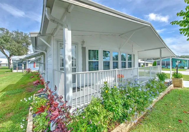 Photo 4 of Manufactured home for sale at 35207 Makenzie St, Zephyrhills, FL 33541 | MLS# TB8557329 | Listing updated on 2026-10-13