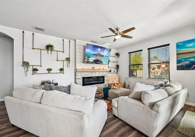Photo 2 of Single family home for sale at 11103 Spring Point Cir, Riverview, FL 33579 | MLS# A4709322 | Listing updated on 2026-10-29