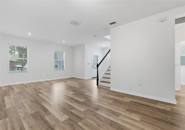 Photo 4 of Single family home for sale at 5935 Beaconpark St, Lithia, FL 33547 | MLS# TB8557333 | Listing updated on 2026-10-22