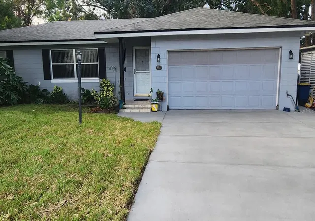 Single family home for sale at 324 E Fullers Cross Rd, WINTER GARDEN, FL 34787 | MLS# G5118974
