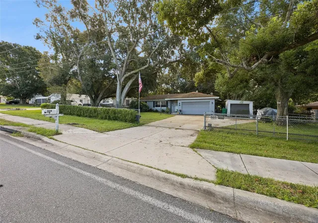 Photo 3 of Single family home for sale at 324 E Fullers Cross Rd, Winter Garden, FL 34787 | MLS# G5118974 | Listing updated on 2026-10-16