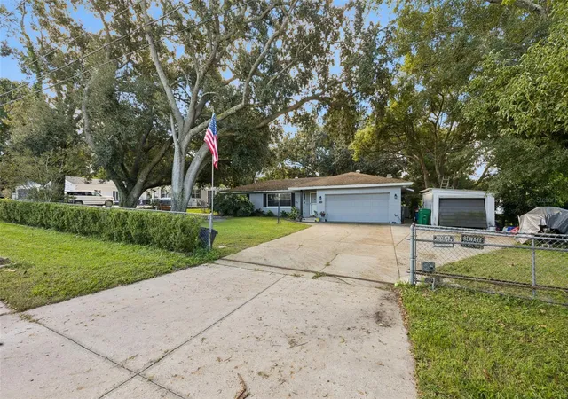 Photo 4 of Single family home for sale at 324 E Fullers Cross Rd, Winter Garden, FL 34787 | MLS# G5118974 | Listing updated on 2026-10-16