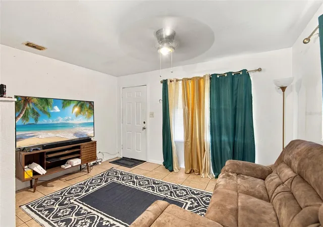 Photo 2 of Single family home for sale at 375 S 10th Avenue, Bartow, FL 33830 | MLS# TB8557337 | Listing updated on 2026-10-22