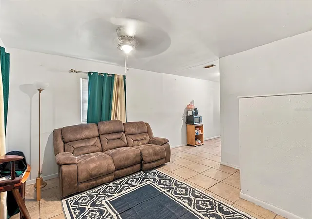 Photo 3 of Single family home for sale at 375 S 10th Avenue, Bartow, FL 33830 | MLS# TB8557337 | Listing updated on 2026-10-22