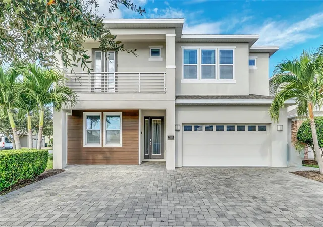 Photo 2 of Single family home for sale at 7607 Mackinaw Ln, Kissimmee, FL 34747 | MLS# O6449290 | Listing updated on 2026-10-13