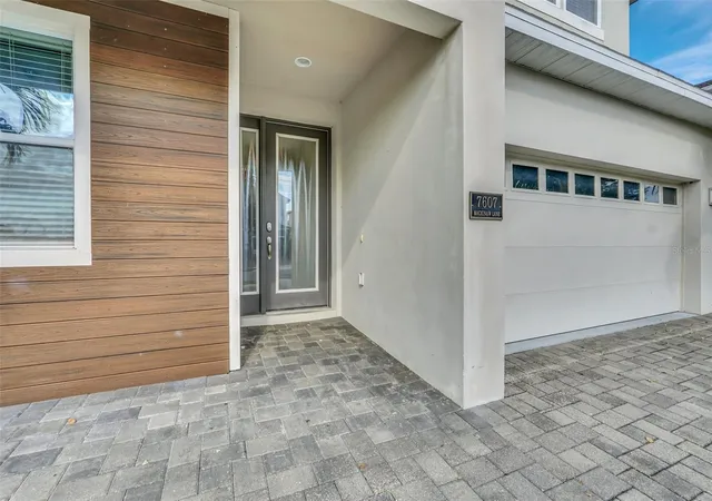 Photo 3 of Single family home for sale at 7607 Mackinaw Ln, Kissimmee, FL 34747 | MLS# O6449290 | Listing updated on 2026-10-13