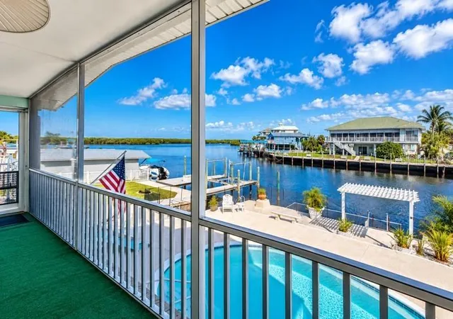 Photo 3 of Single family home for sale at 3337 Mangrove Dr, Hernando Beach, FL 34607 | MLS# W7890268 | Listing updated on 2026-10-19