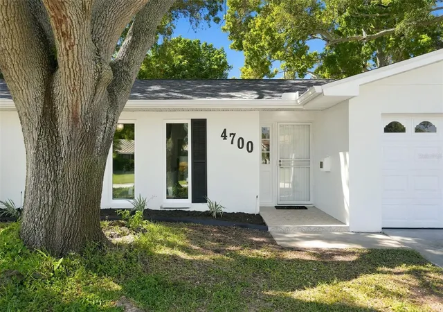 Photo 2 of Single family home for sale at 4700 14th Street NE, Saint Petersburg, FL 33703 | MLS# TB8557353 | Listing updated on 2026-10-27