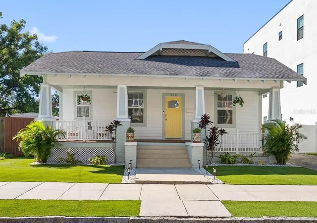 Single family home for sale at 210 W Euclid Ave, TAMPA, FL 33602 | MLS# TB8557355