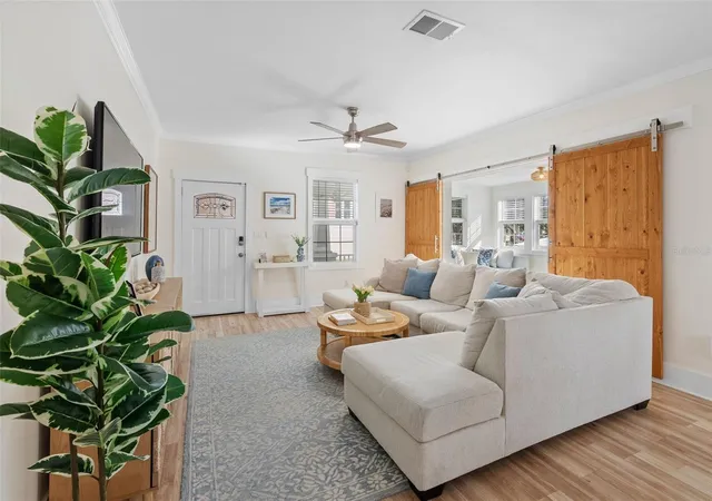 Photo 4 of Single family home for sale at 210 W Euclid Ave, Tampa, FL 33602 | MLS# TB8557355 | Listing updated on 2026-10-22