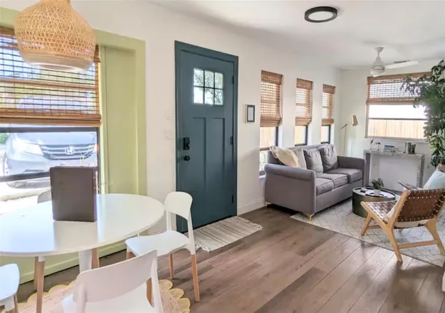 Photo 2 of House for sale at 4711 Hollingsworth Ave, Sarasota, FL 34233 | MLS# A4709326 | Listing updated on 2026-10-23