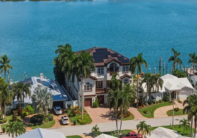 Photo 1 of Mansion for sale at 7851 9th Avenue S, Saint Petersburg, FL 33707 | MLS# TB8557361 | Listing updated on 2026-10-24