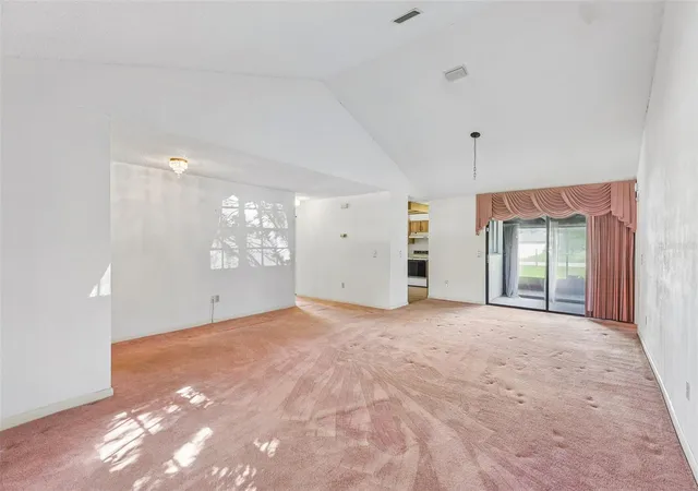 Photo 3 of Single family home for sale at 12 Bay Spring Pl, Palm Coast, FL 32137 | MLS# O6449310 | Listing updated on 2026-10-16