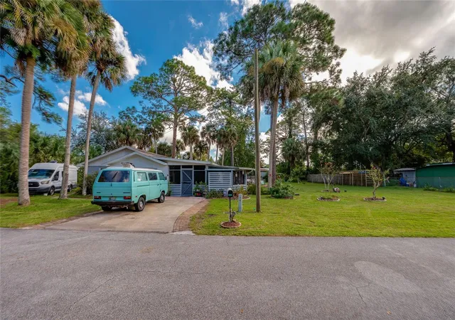 Photo 3 of Single family home for sale at 300 Alice St, Edgewater, FL 32132 | MLS# V4951790 | Listing updated on 2026-10-16