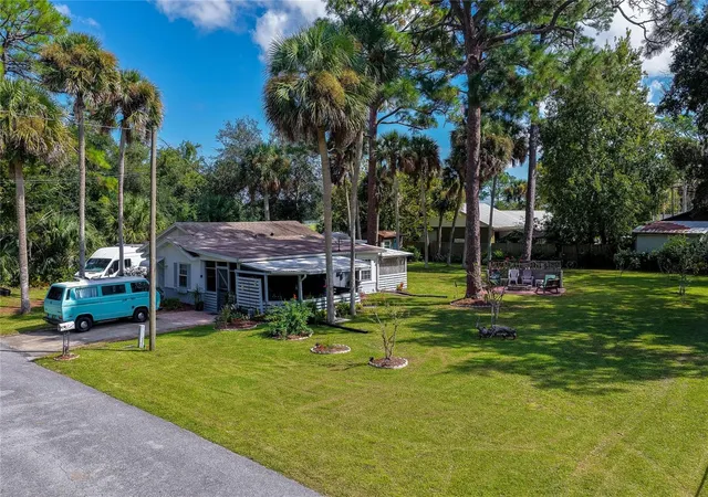 Photo 3 of Single family home for sale at 300 Alice St, Edgewater, FL 32132 | MLS# V4951790 | Listing updated on 2026-10-16