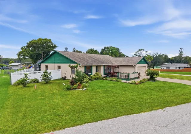 Photo 3 of Sale Pending at 3179 Lake Saxon Dr, Land O Lakes, FL 34639 | MLS# TB8557376 | Listing updated on 2026-10-18