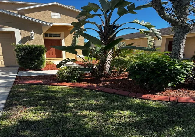 Photo 1 of Single family home for sale at 814 COLLEGE LEAF WAY, Ruskin, FL 33570 | MLS# TB8557384 | Listing updated on 2026-10-30