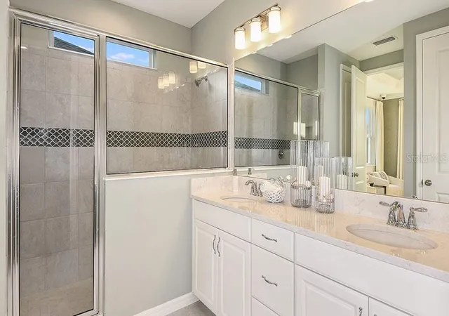 Photo 4 of Single family home for sale at 14747 Fld Daisy Dr, Winter Garden, FL 34787 | MLS# O6449322 | Listing updated on 2026-10-14