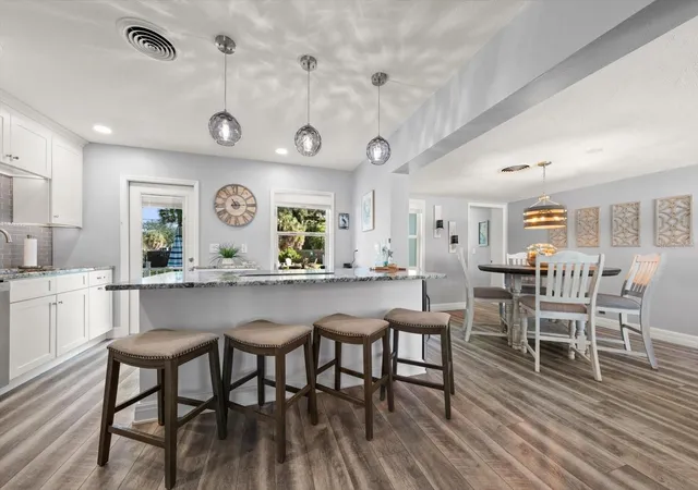 Photo 3 of Single family home for sale at 2534 Bayside Dr S, Saint Petersburg, FL 33705 | MLS# TB8557390 | Listing updated on 2026-10-15