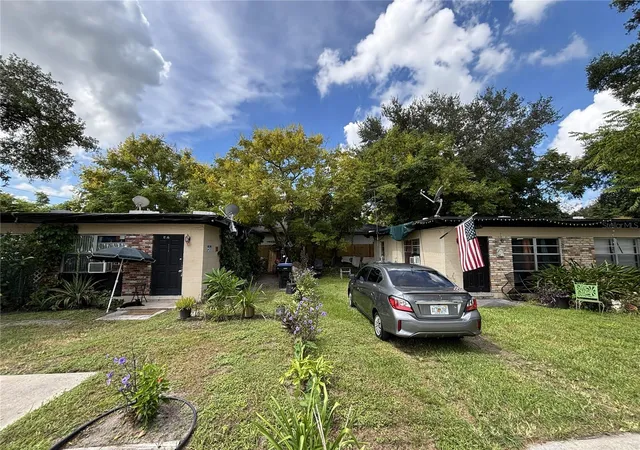 Photo 2 of Single family home for sale at 1716 S Westmoreland Dr, Orlando, FL 32805 | MLS# O6449333 | Listing updated on 2026-10-21