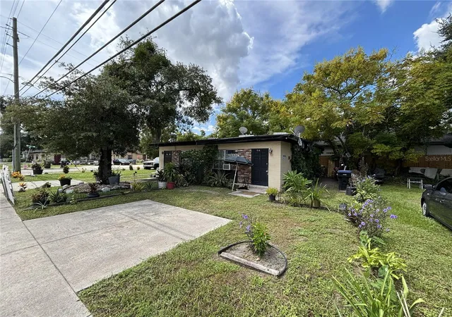 Photo 3 of Single family home for sale at 1716 S Westmoreland Dr, Orlando, FL 32805 | MLS# O6449333 | Listing updated on 2026-10-21