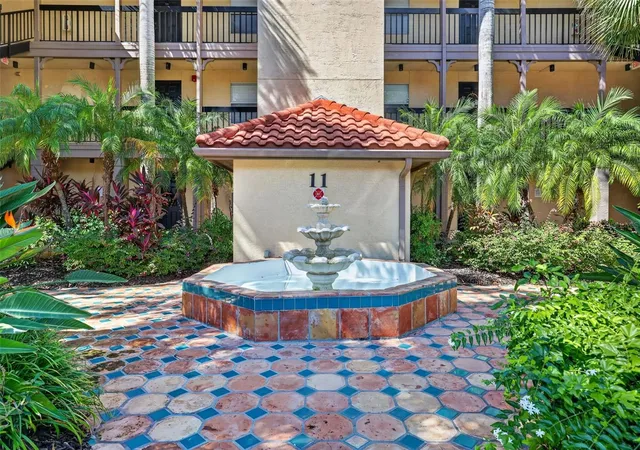 Condo for sale at 2400 Feather Sound Dr #1121, CLEARWATER, FL 33762 | MLS# TB8557398