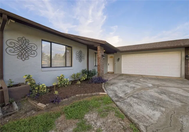 Photo 3 of Single family home for sale at 3628 Coppertree Cir, Brandon, FL 33511 | MLS# TB8557408 | Listing updated on 2026-10-23