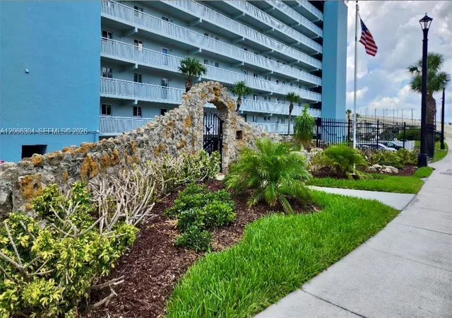 Photo 2 of Condo for sale at 100 Silver Beach Ave #720, Daytona Beach, FL 32118 | MLS# O6449354 | Listing updated on 2026-10-23