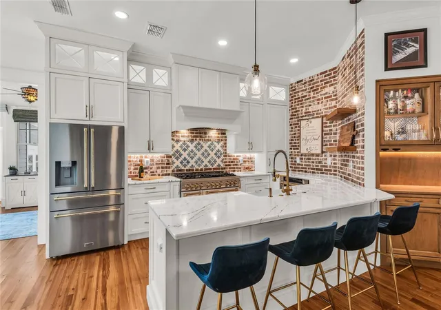 Photo 3 of Single family home for sale at 234 N Lakeview Ave, Winter Garden, FL 34787 | MLS# O6449366 | Listing updated on 2026-10-14