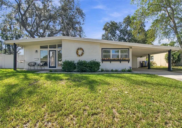 Photo 1 of Single family home for sale at 3306 Nakora Dr, Tampa, FL 33618 | MLS# TB8557421 | Listing updated on 2026-10-21