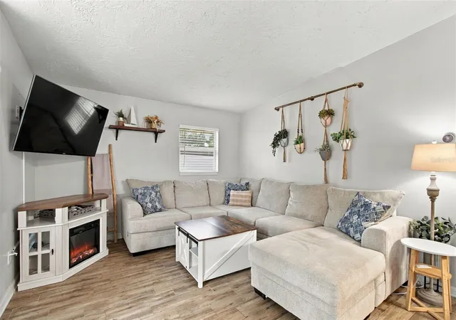 Photo 3 of Single family home for sale at 3306 Nakora Dr, Tampa, FL 33618 | MLS# TB8557421 | Listing updated on 2026-10-21