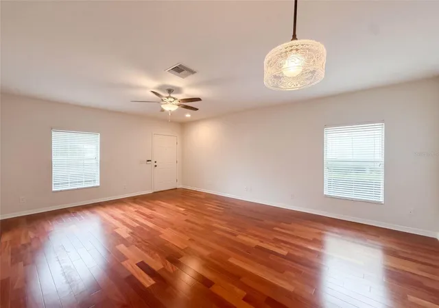Photo 4 of Townhouse for sale at 16315 Swan View Cir, Odessa, FL 33556 | MLS# O6449371 | Listing updated on 2026-10-30