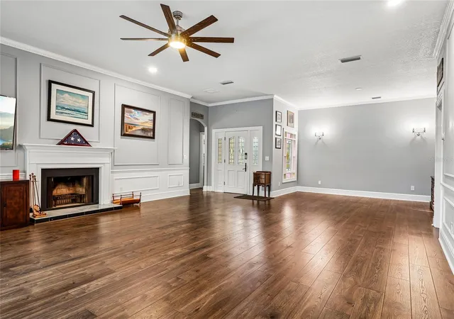 Photo 4 of Single family home for sale at 154 Dartmouth Ln, Longwood, FL 32779 | MLS# O6449374 | Listing updated on 2026-10-25