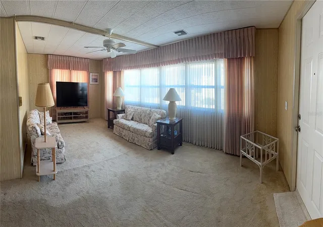 Photo 4 of Manufactured home for sale at 3301 2nd Street Blvd #261, Dunedin, FL 34698 | MLS# TB8557429 | Listing updated on 2026-10-13