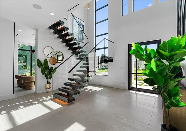 Photo 1 of Single family home for sale at 5002 W Poe Ave, Tampa, FL 33629 | MLS# TB8557455 | Listing updated on 2026-10-24