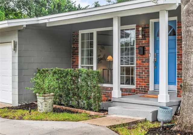 Photo 2 of Sale Pending at 3615 Neptune Dr, Orlando, FL 32804 | MLS# O6449394 | Listing updated on 2026-10-17