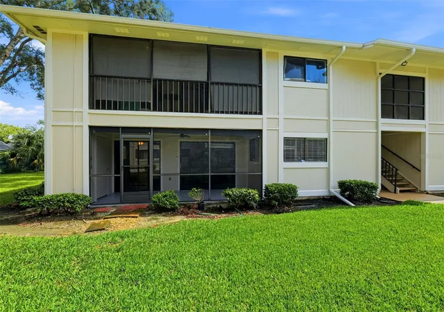 Photo 4 of Condo for sale at 6014 Laketree Ln #G, Temple Terrace, FL 33617 | MLS# TB8557458 | Listing updated on 2026-10-18