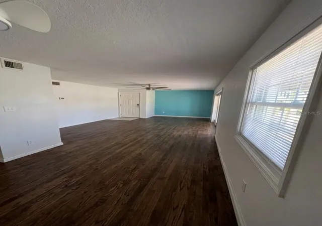 Listing Photo 4 - Condo for sale in building located at 4985 Cobia Dr Se, ST PETERSBURG, FL 33705 - Unit #B
